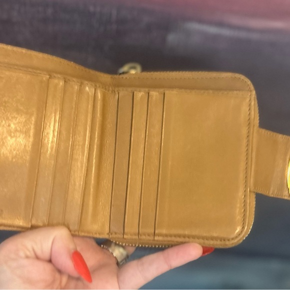 Miu Miu Tan Croc-Embossed Leather Compact Wallet - Picture 15 of 15